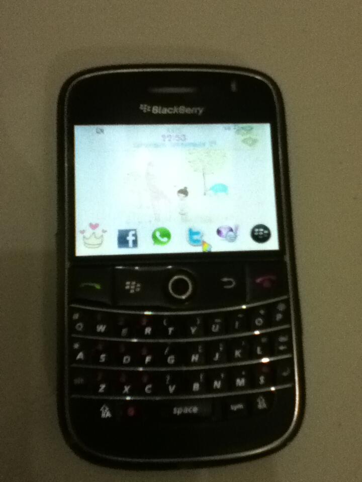 blackberry bolt 9000