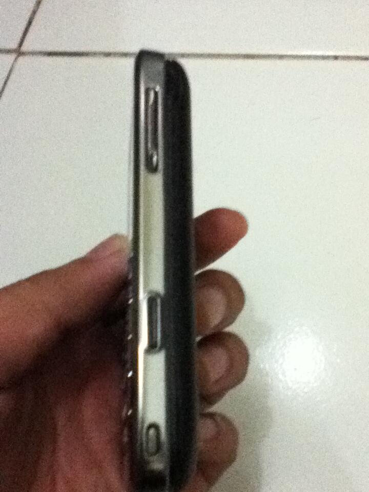 blackberry bolt 9000