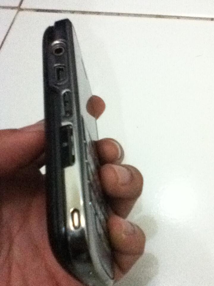 blackberry bolt 9000