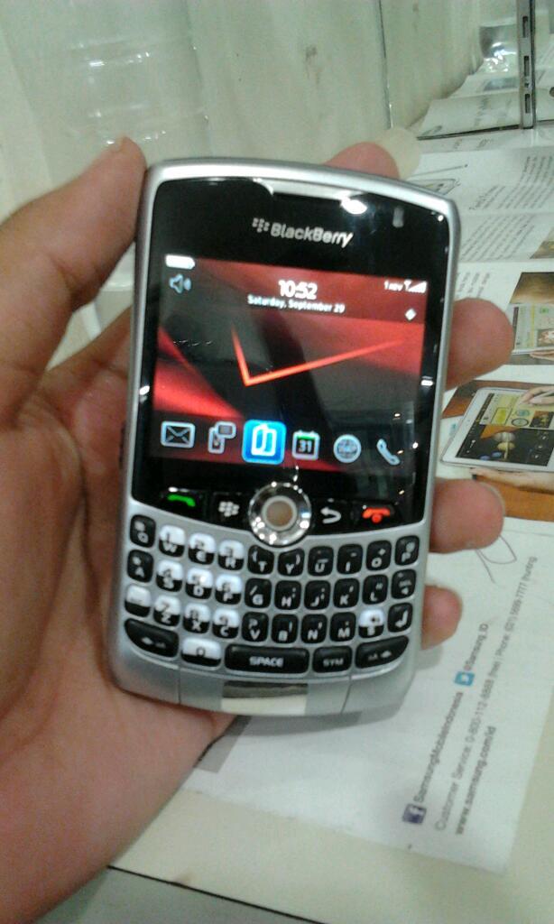 jual blackberry 8330 mulus surabaya