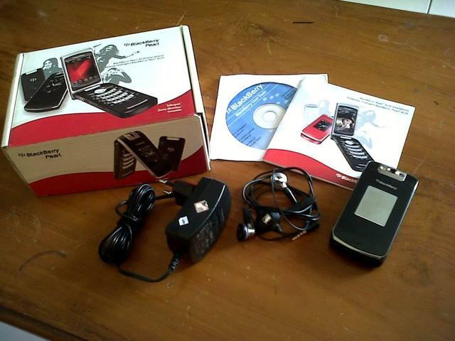 WTS Blackberry Pearl 8220 flip Surabaya