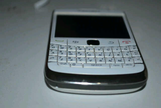 WTS Blackberry 9700 White Onyx1 garansi SS