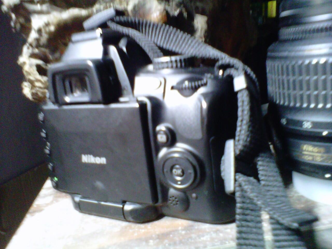 JUAL KAMERA DSLR D5000 LIKE NEW KIT