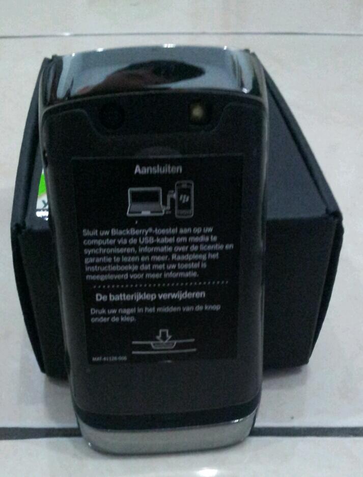 Blackberry Monza 9860 Black, Grs Berindo, pemakaian 1.5 bulan, mulus, komplit.
