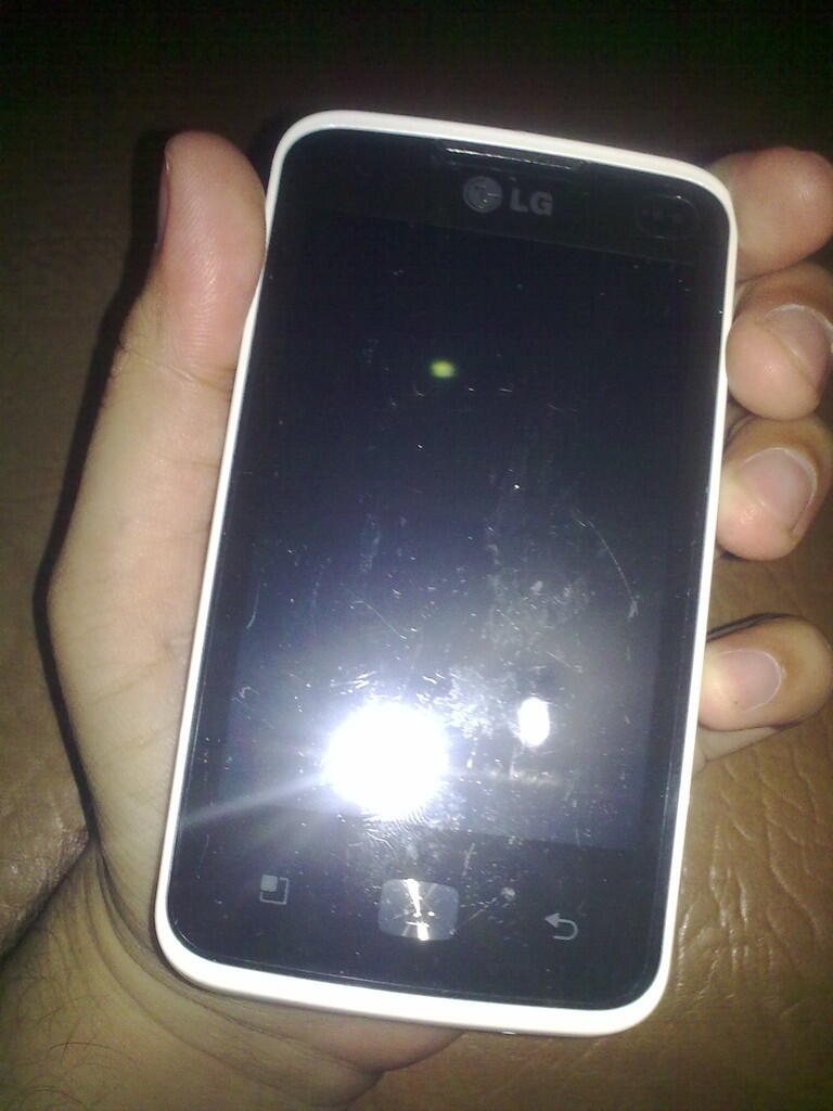 Jual Handphone Android LG Optimus Hub (White) second...