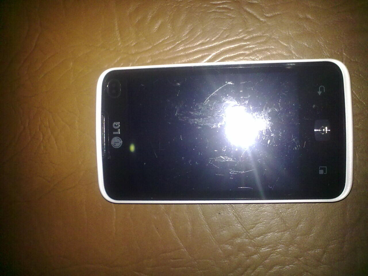 Jual Handphone Android LG Optimus Hub E510 (White) second...