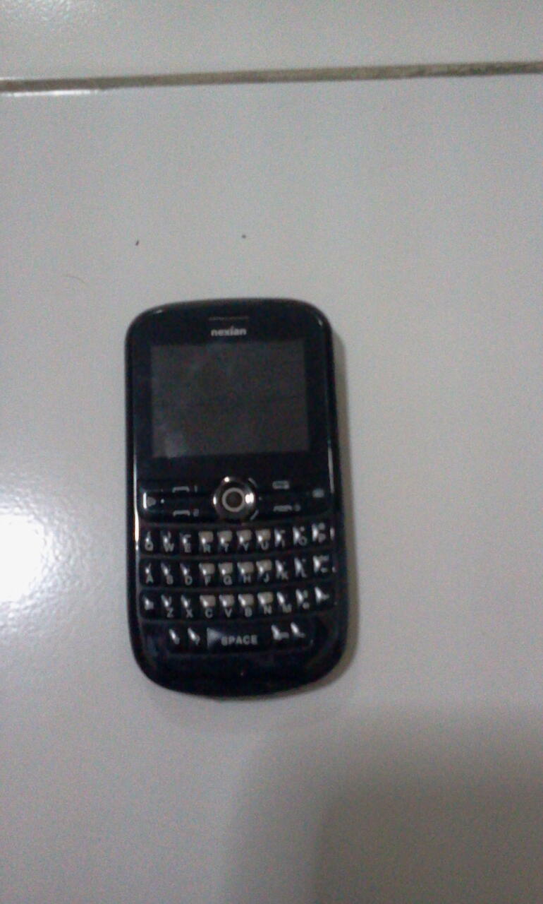 Jual Paket : HP Nokia E63 + Nexian Beat Box + Esia Conect + Samsung Candy Bar