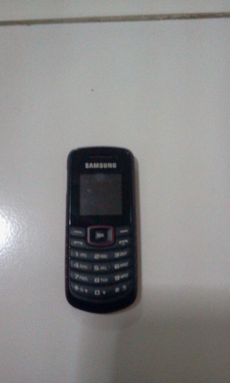 Jual Paket : HP Nokia E63 + Nexian Beat Box + Esia Conect + Samsung Candy Bar