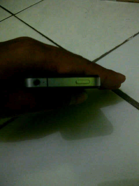 IPHONE 4G 32GB Black Eks.Garansi Infinite .
