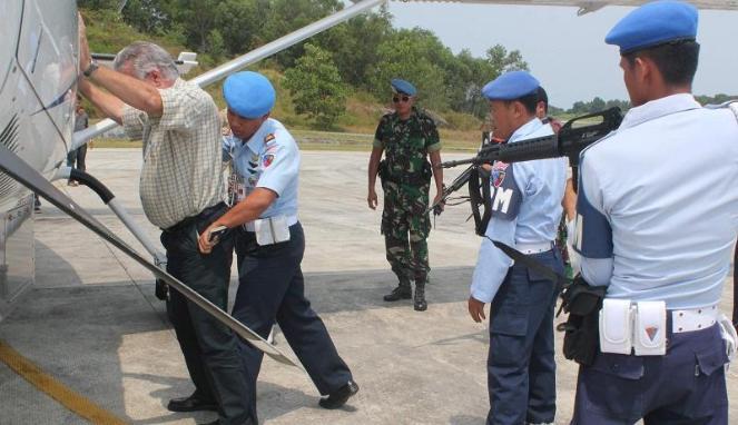 &#91;FOKUSSS&#93;Angkatan Udara RI Paksa Pesawat Amerika Mendarat