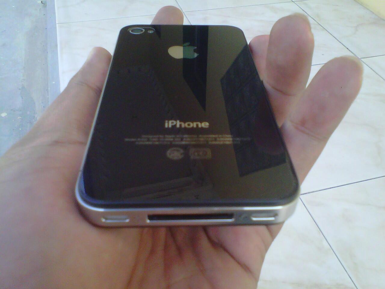 Iphone 4 black 32gb su kudus,demek,jepara,pati,semarang