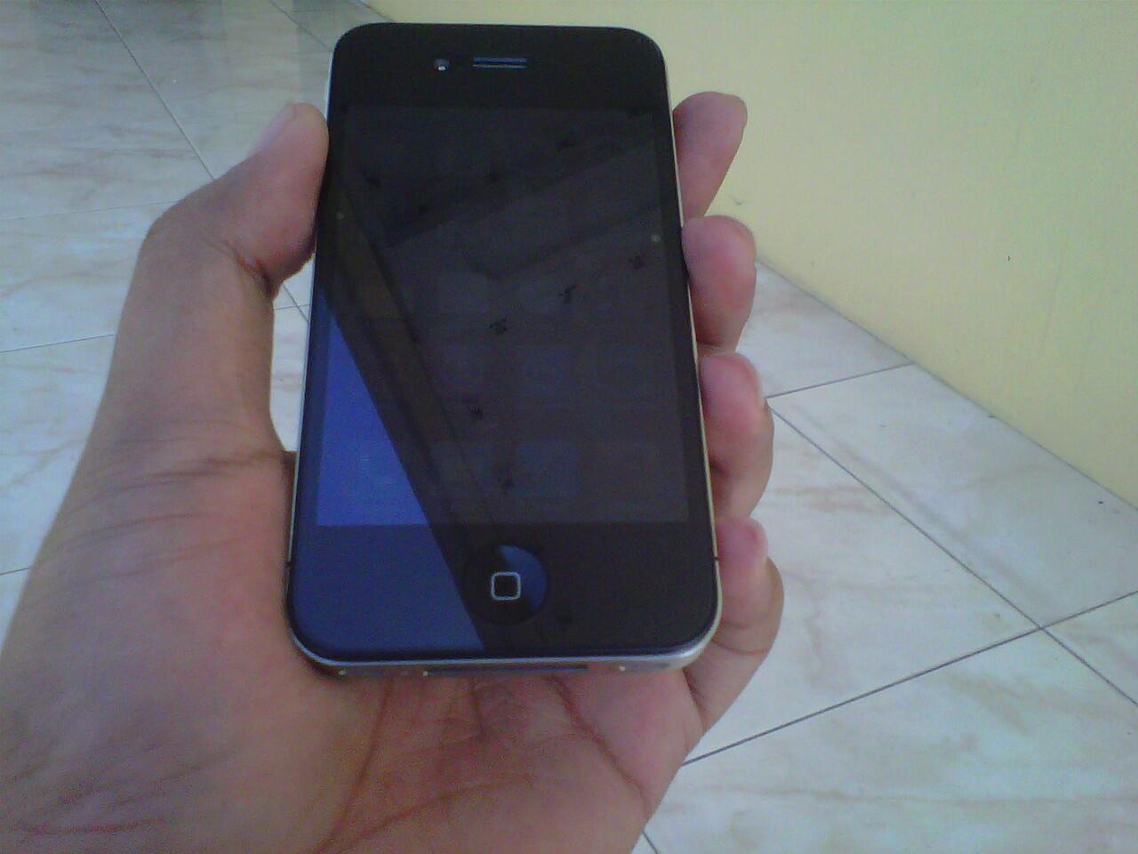 Iphone 4 black 32gb su kudus,demek,jepara,pati,semarang