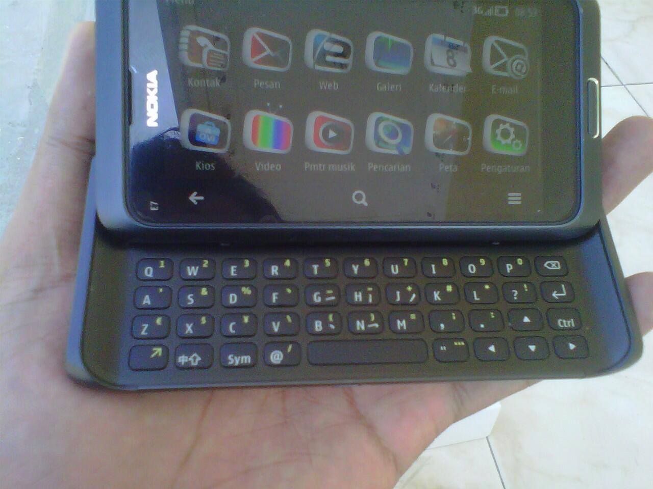 NOKIA E7 MULUSSS GARANSI NOKIA MASIH 3 BULAN MURAH KUDUS,DEMAK,JEPARA,PATI,SEMARANG