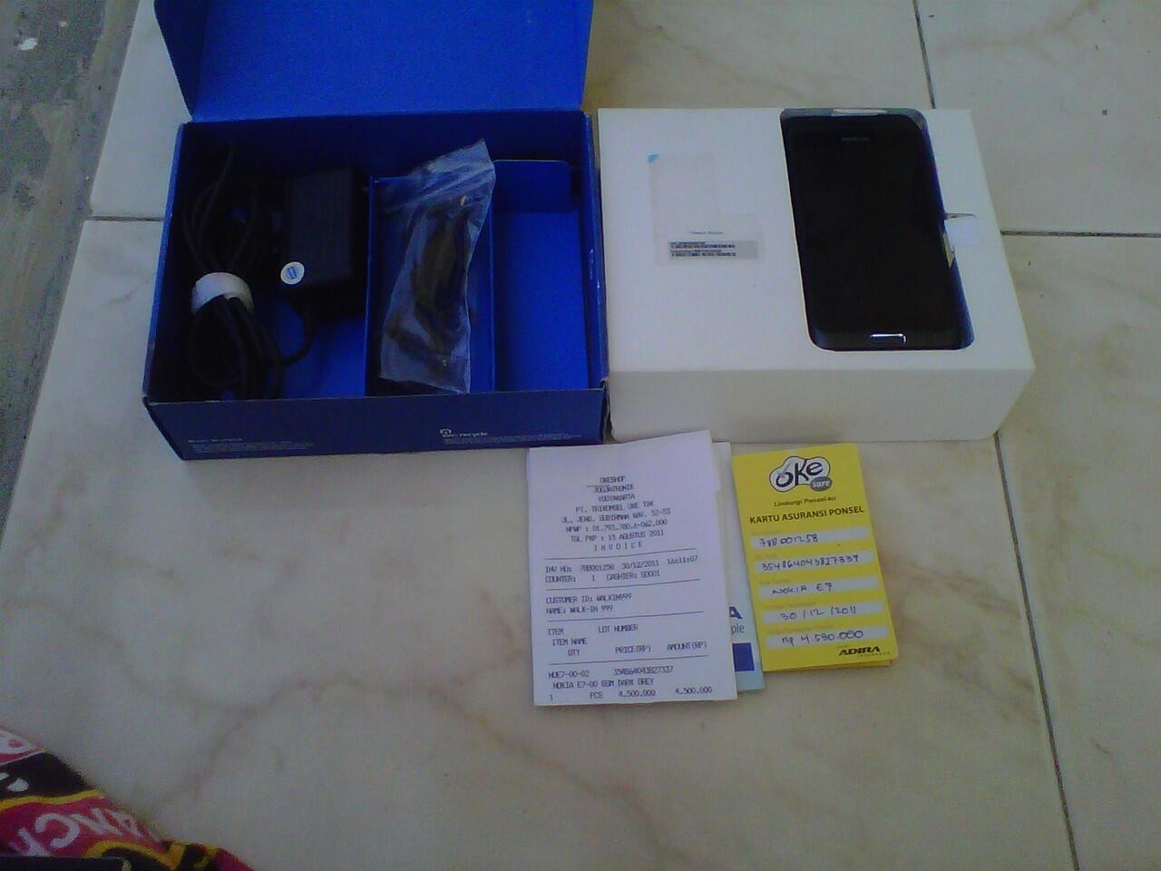 NOKIA E7 MULUSSS GARANSI NOKIA MASIH 3 BULAN MURAH KUDUS,DEMAK,JEPARA,PATI,SEMARANG