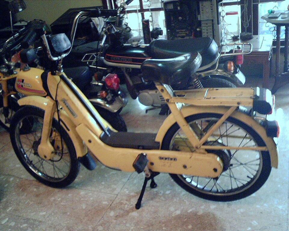 for sale : PIAGGIO vespa CIAO, moped/gowes 50 cc pejaten jakarta + mika VW