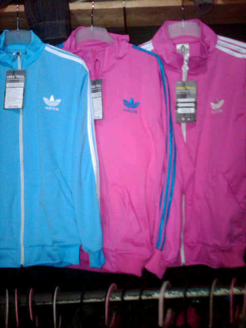 JUAL JAKET ADIDAS BERBAGAI WARNA !!!! HARGA ANAK KOSAN BANGETTT !!!! :D