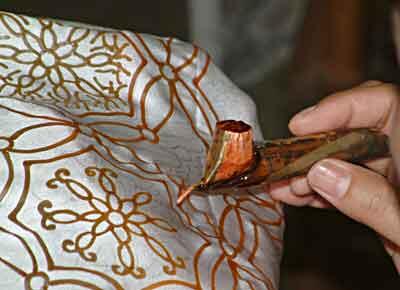 Hari Batik Nasional - Biarkan Batik Memikat Dunia -