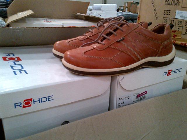 terjual sepatu asics harga pabrik partai besar masuk terjual sepatu asics harga pabrik partai besar masuk