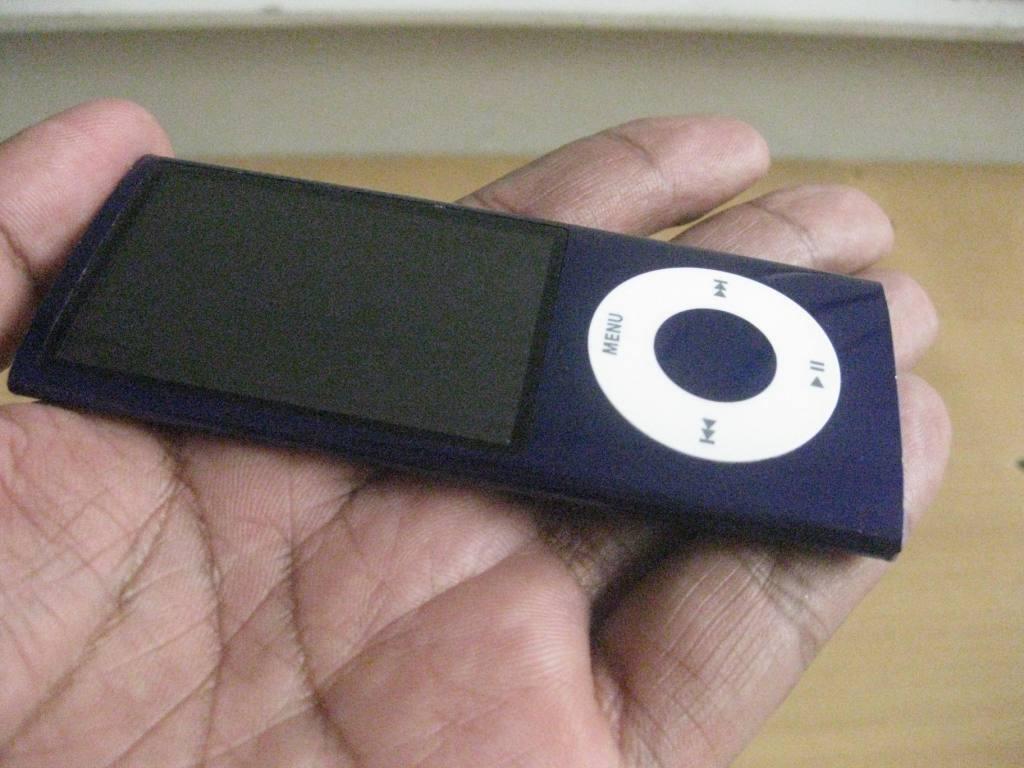 Ipod Nano 6th generation 8GB & I pod Nano 5th generation 8GB Love You Always Edition