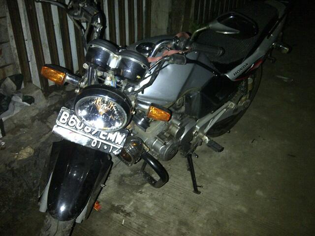 JUAL HONDA TIGER TAHUN 2005 PAJAK DEPOK CUMA 8,8 JUTA NEGO gan!!!