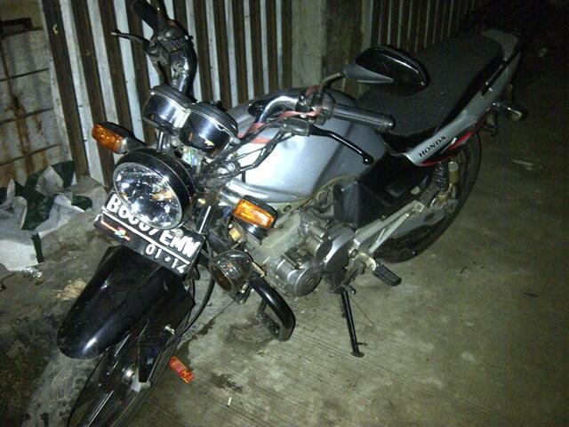 JUAL HONDA TIGER TAHUN 2005 PAJAK DEPOK CUMA 8,8 JUTA NEGO gan!!!