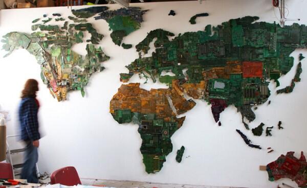 Motherboard Bekas Jadi Peta Dunia