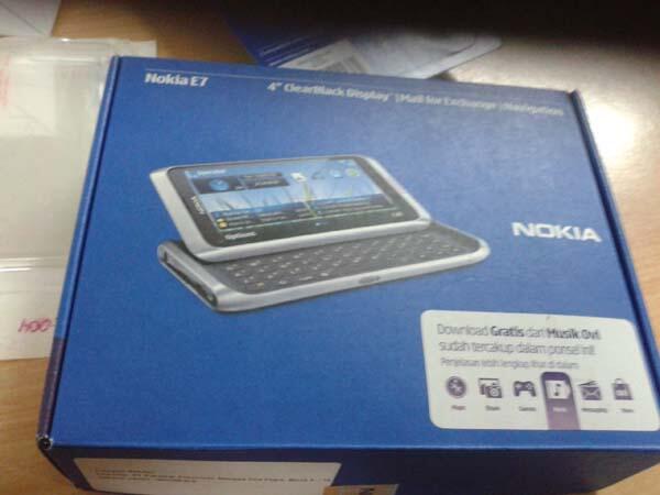 NOKIA E7