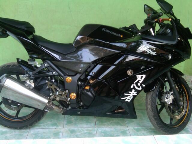 Jual NINJA 250 thn 2010 hitam / LOW KM