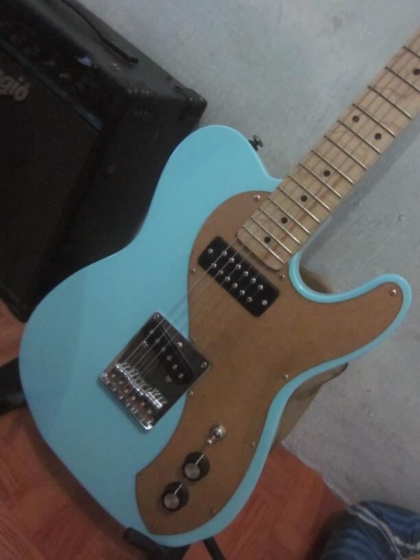 klub pecinta dan pengguna telecaster masuk sini, Pak/Bu..