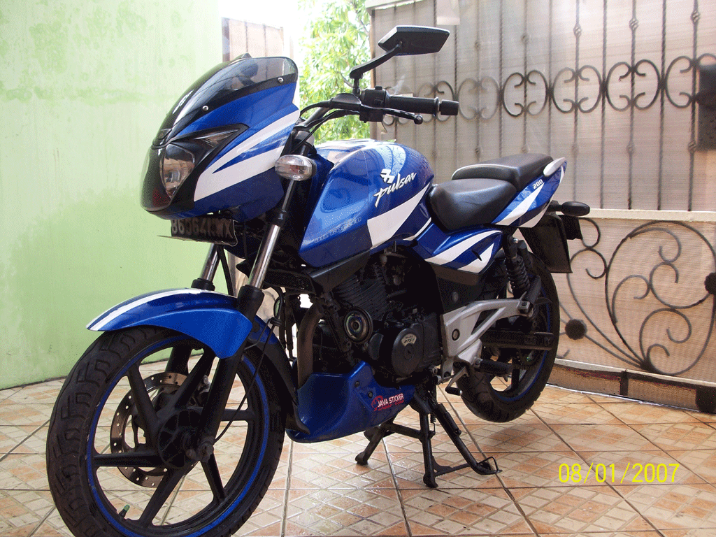 Pulsar 200