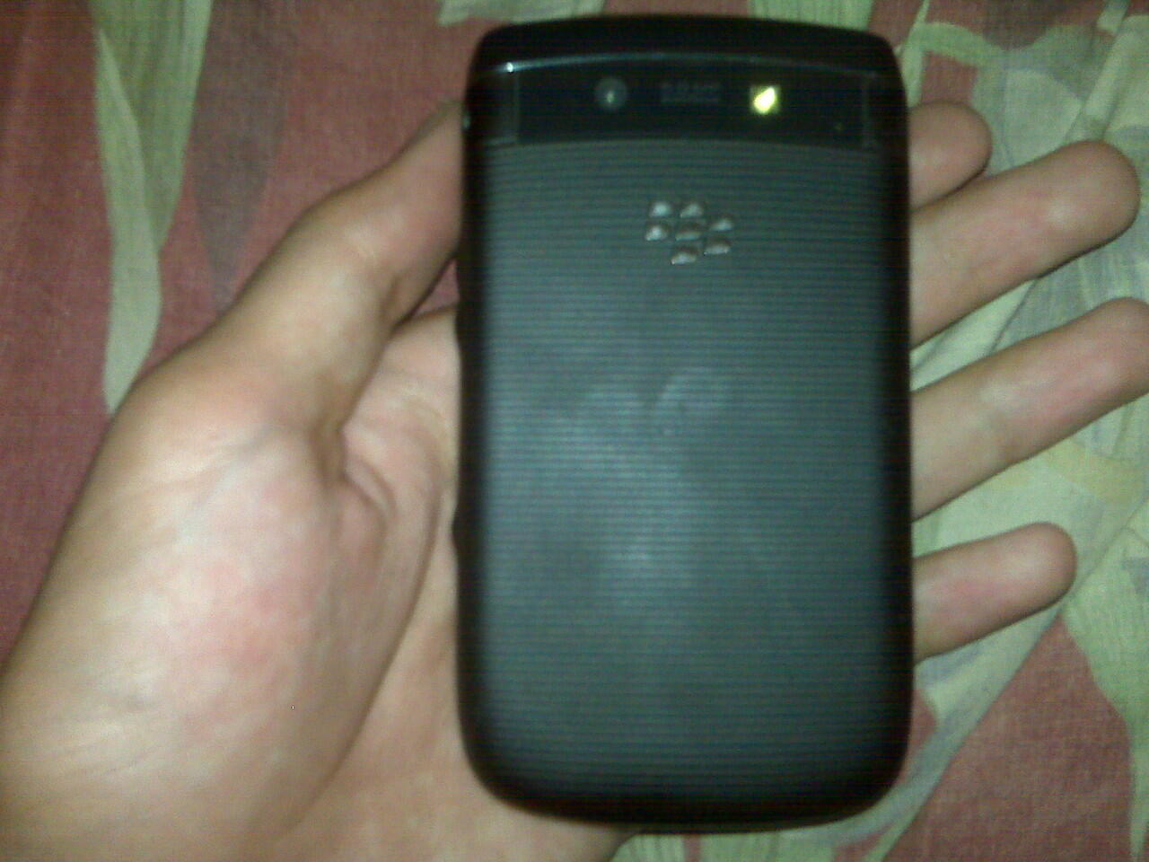BLACKBERRY/BB TORCH 9800 BLACK FULLSET GARANSI CTN 2450 NEGO tipis JOGJA/SOLO