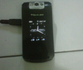 DIJUAL BATANGAN CEPAT BB PEARL 8220 FLIP GSM!!! (BU)