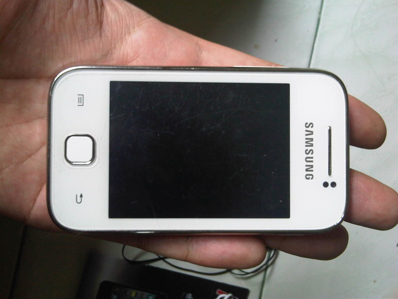 samsung galaxy young white