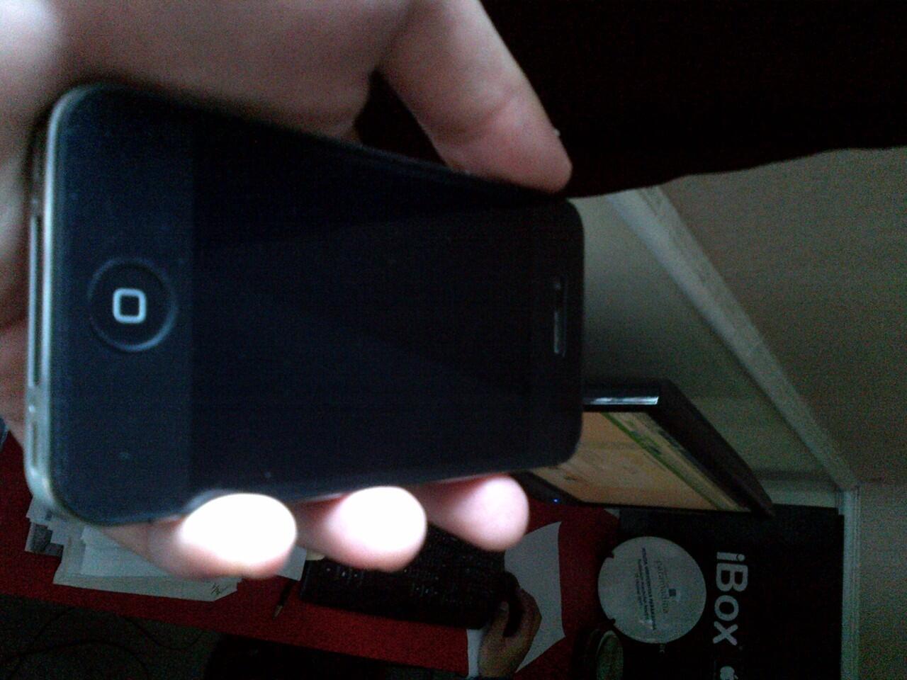 Jual Iphone 4S 16 GB Black Muluszt Bergaransi