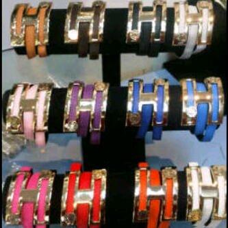 Gelang Hermes Balenciaga
