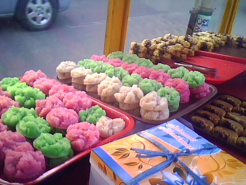 jual kue basah paling enak terkenal n murah,