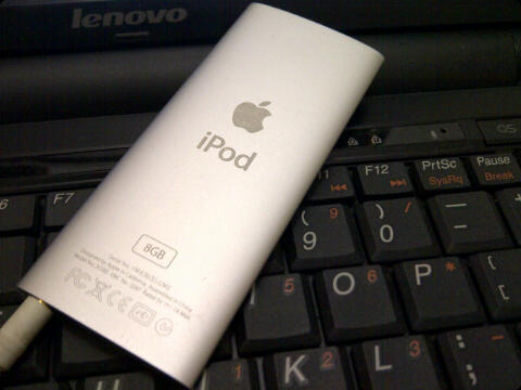 IPOD NANO GEN 4 8GB LIKE NEW (MULUS)