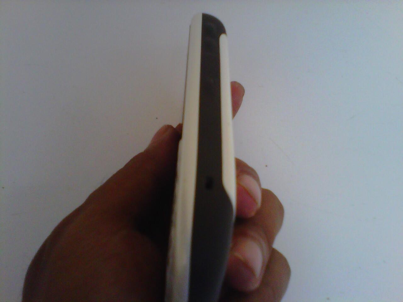 bleckberry gemini 8520, muluss white putih masih garansi CTN