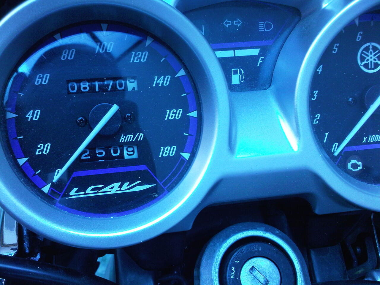 VIXION 2010 ABU2, KM 8000 JAKARTA