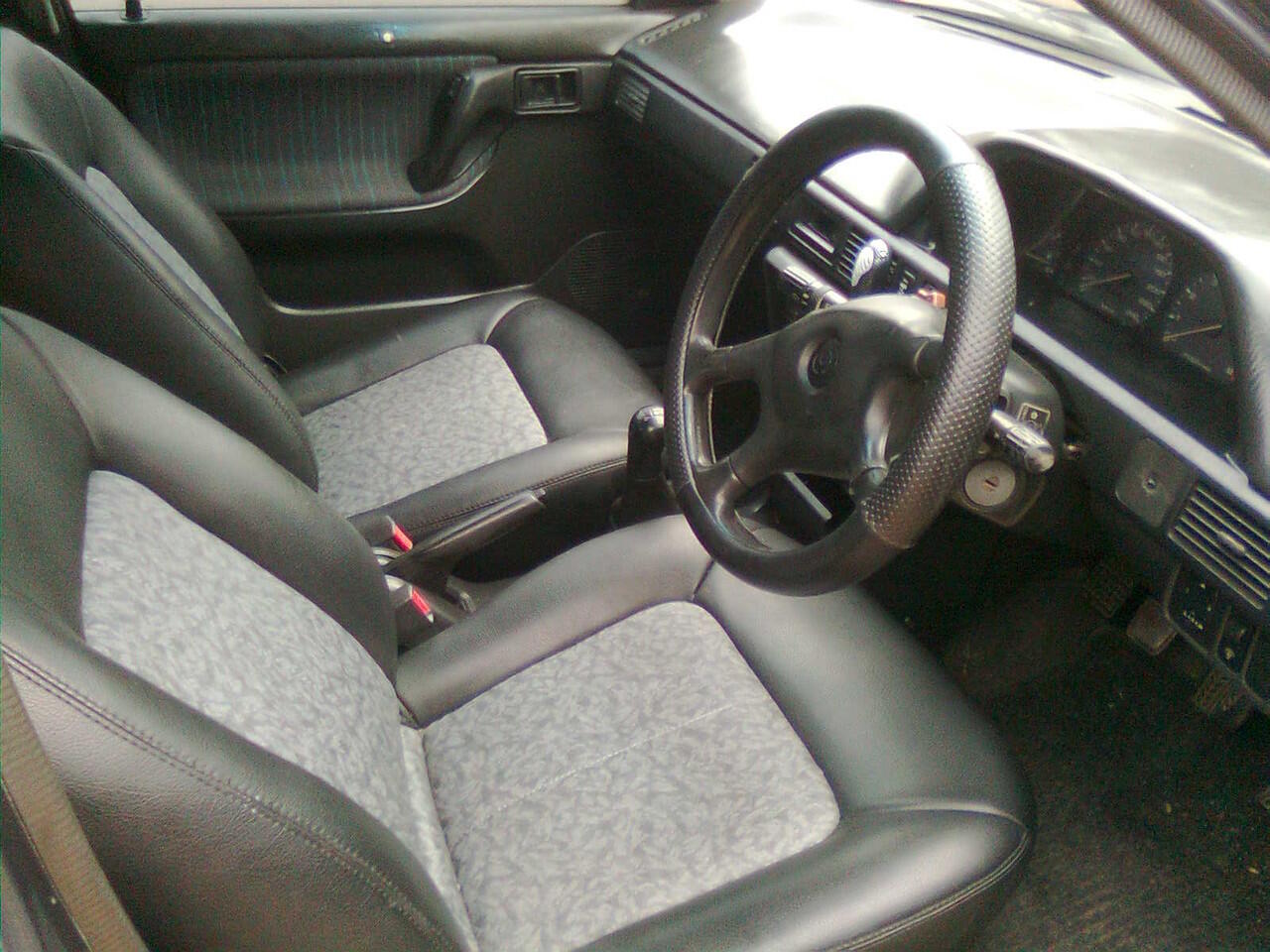 MAZDA INTERPLAY 323 th.1995 ABU-ABU Mtlk
..BODI MULUS