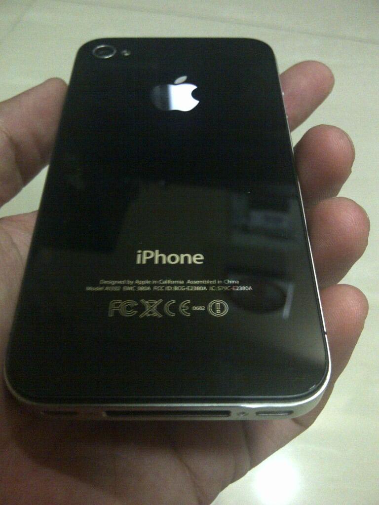 Dijual Iphone 4 32 GB second, Barang dijamin Mulus