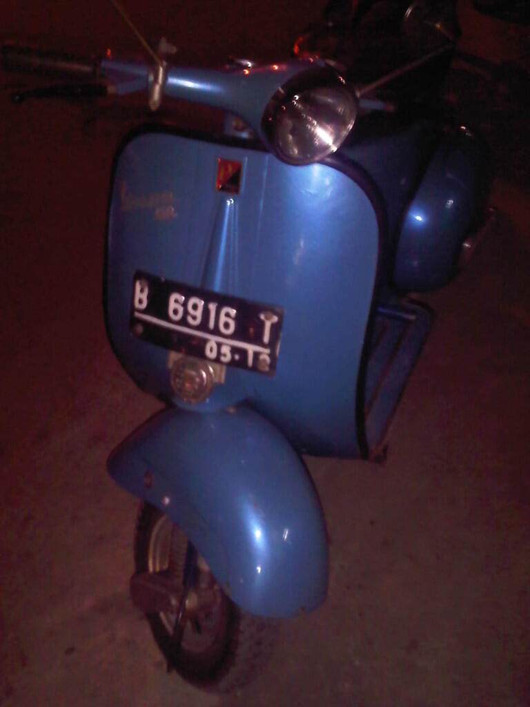 DIJUAL VESPA 1965 VBB BIRU
