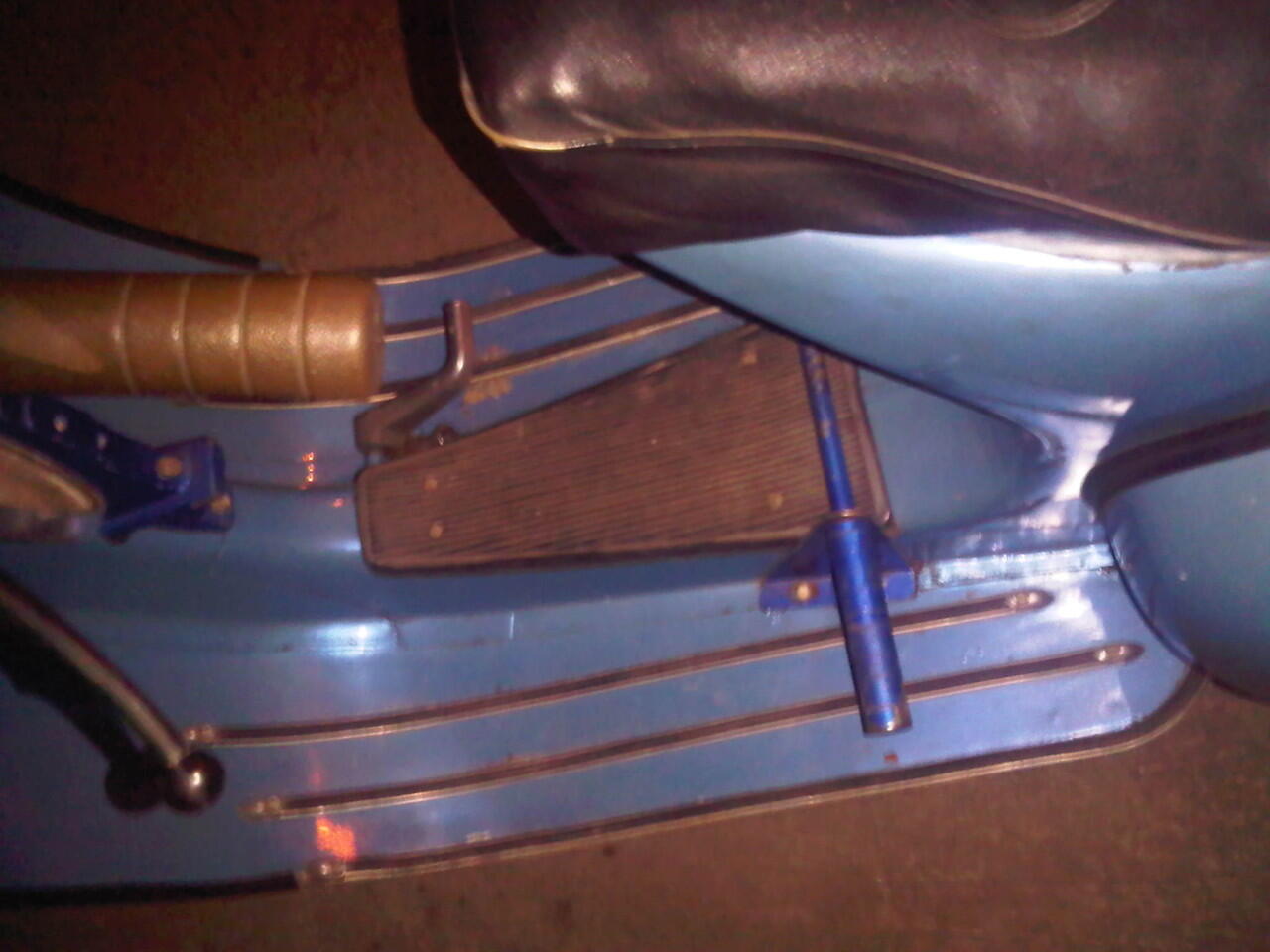 DIJUAL VESPA 1965 VBB BIRU