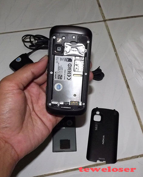 Nokia C6-00 black (kondisi mulus)