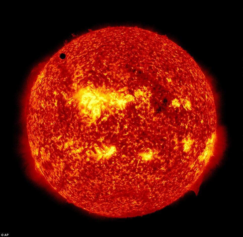 WaW...! Menyaksika matahari dan Venus yang Spektakuler