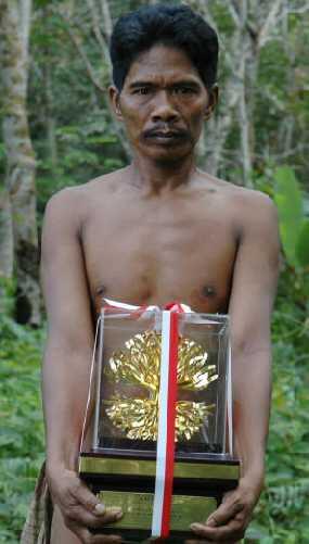 MENGENAL SUKU &quot;KUBU&quot; / SUKU ANAK DALAM JAMBI