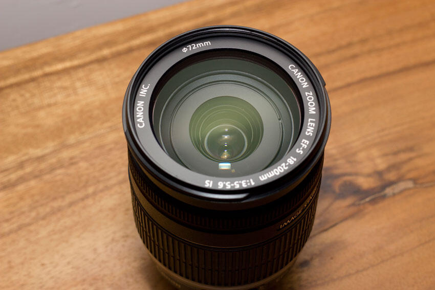 Canon EF-S 18-200mm f/3.5-5.6 IS