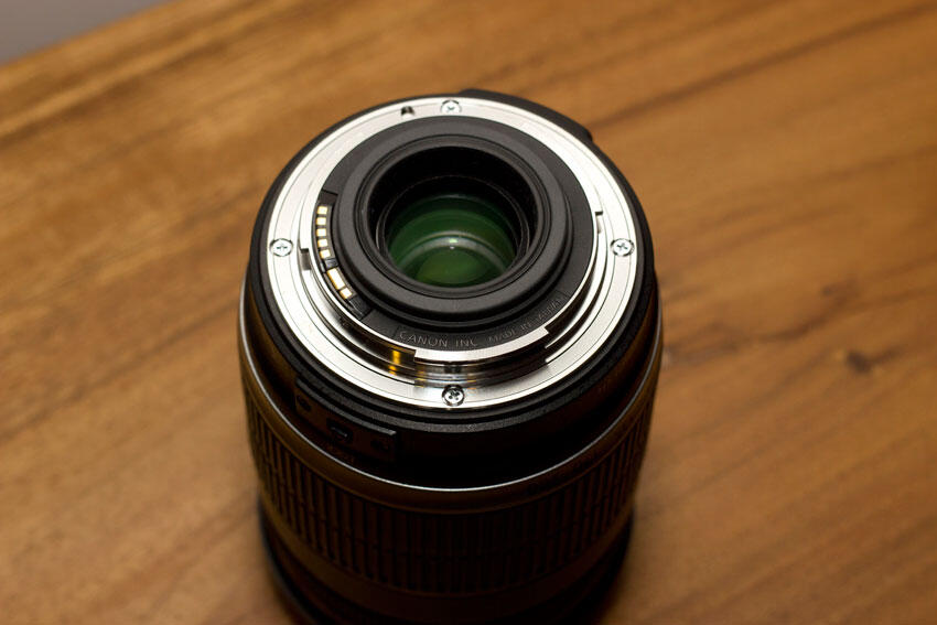 Canon EF-S 18-200mm f/3.5-5.6 IS