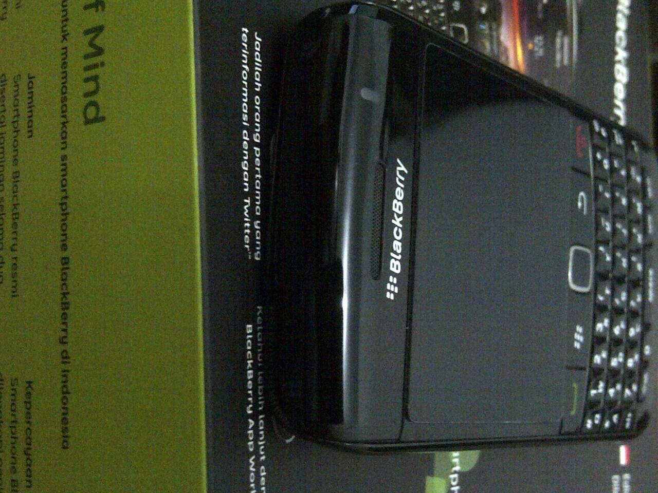 blackberry 9780 bb onyx 2 black garansi tam masih 7 bln mulus