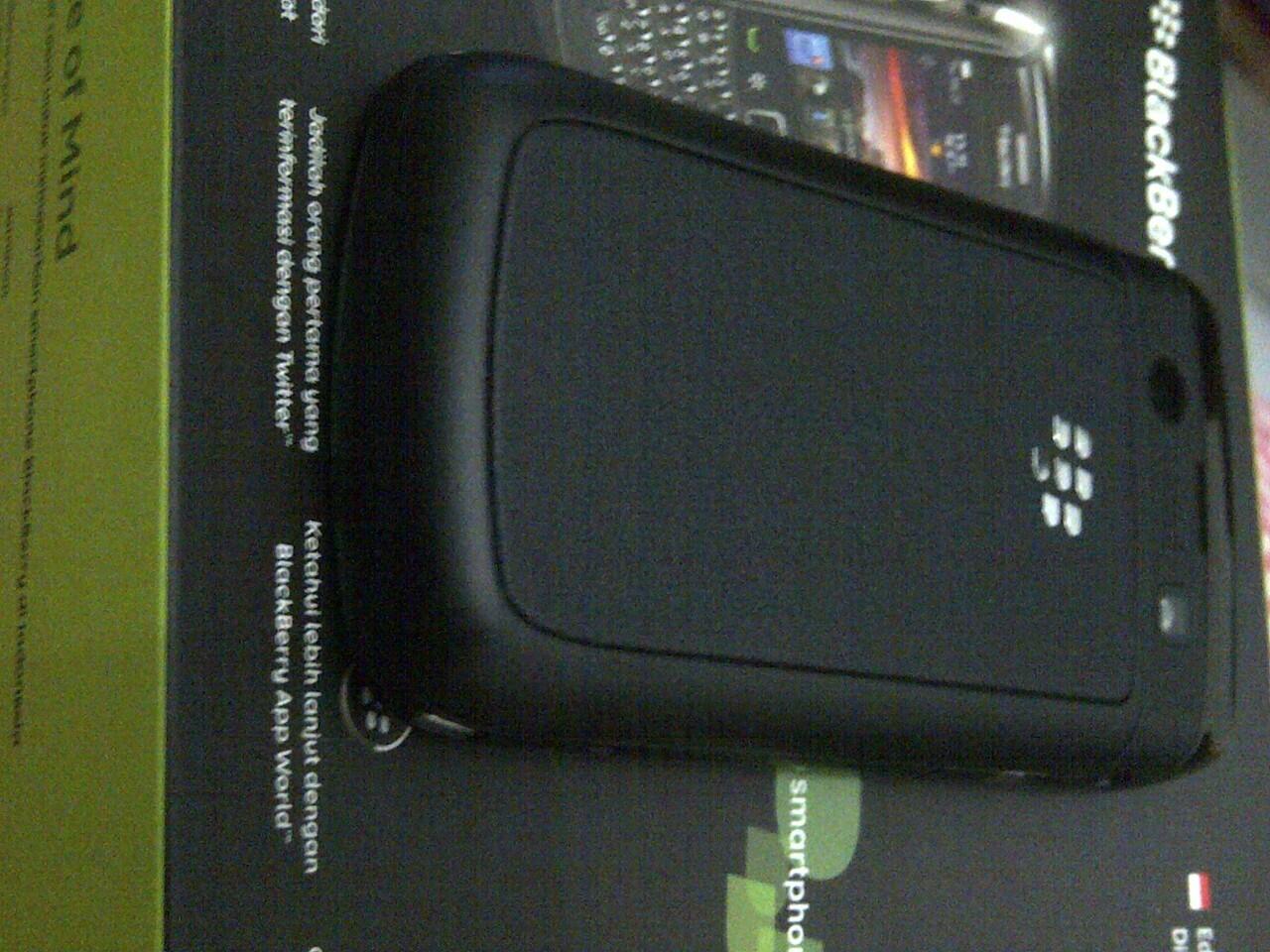 blackberry 9780 bb onyx 2 black garansi tam masih 7 bln mulus